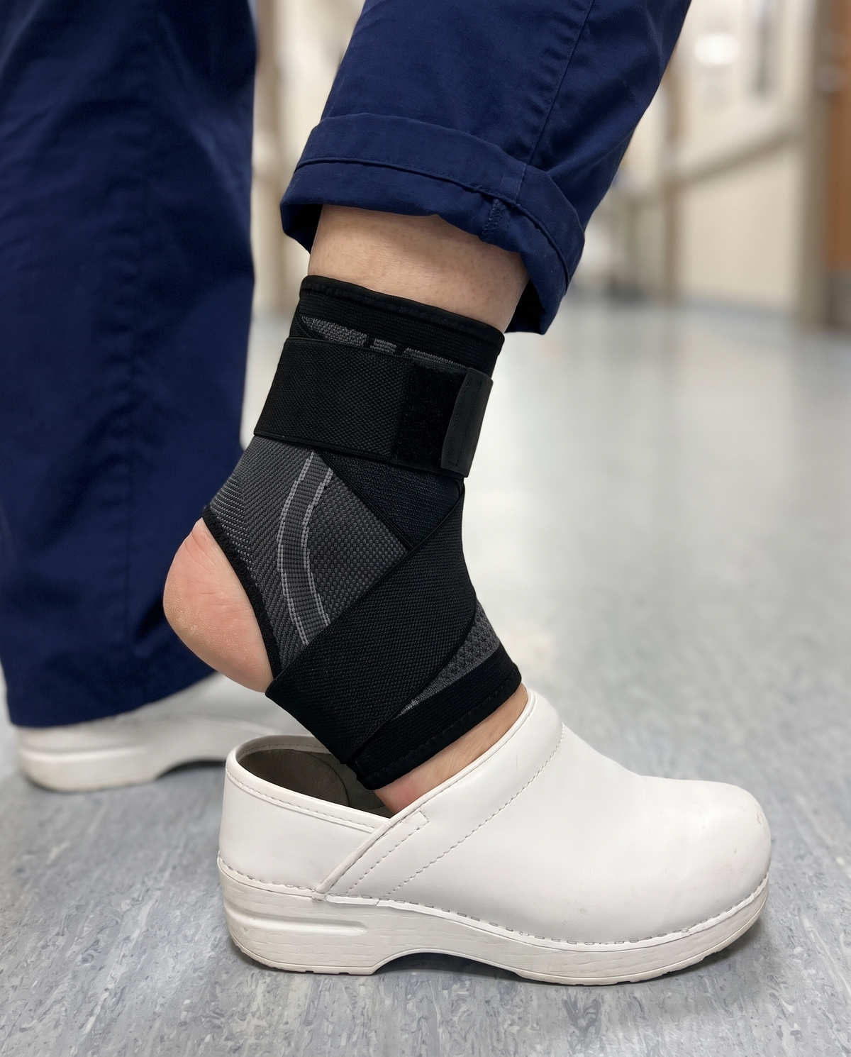 Arch-Strap Compression Sleeve